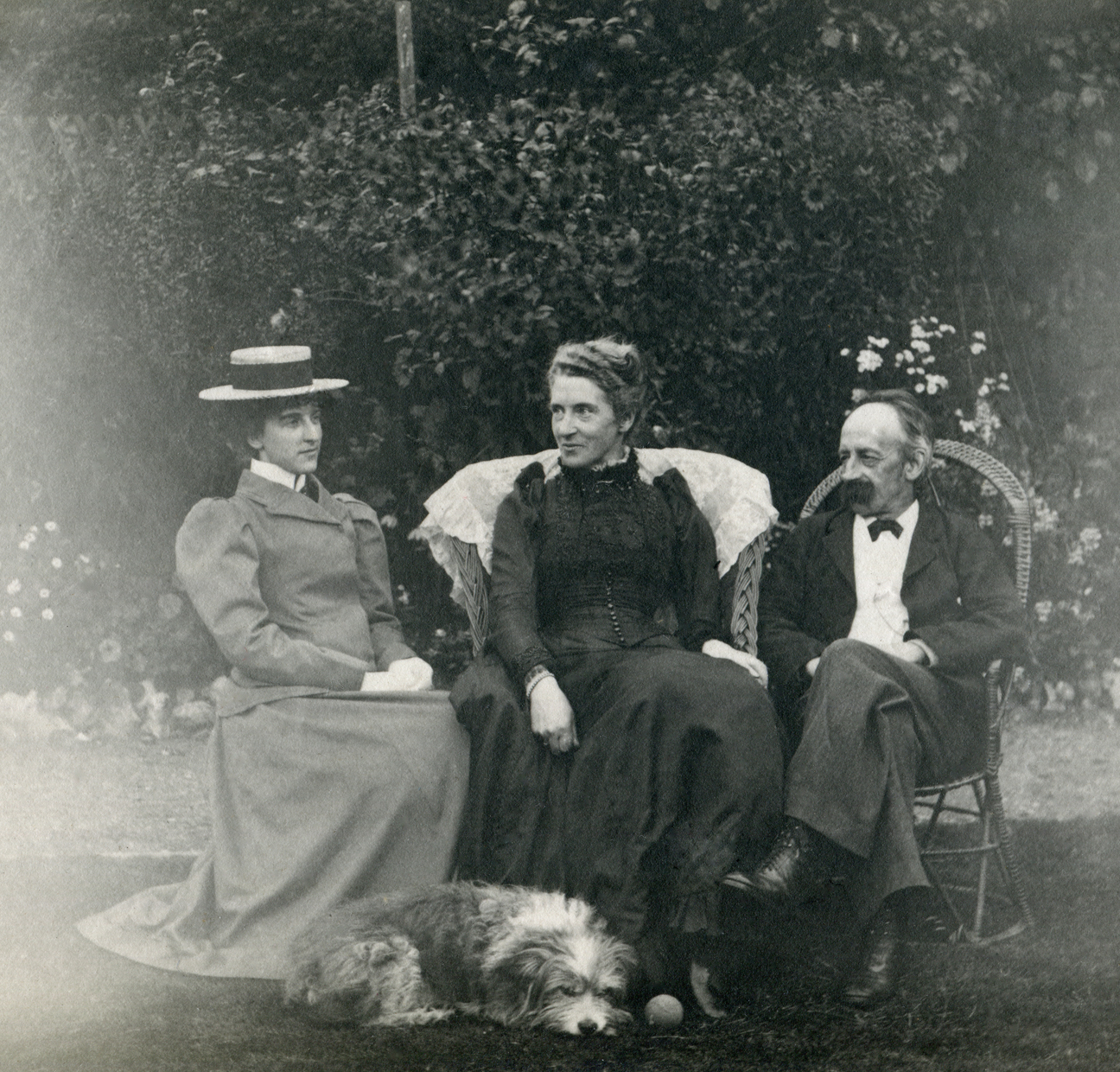 Unknown lady with Jennie & Fred Enock - August 20th 1899 - photo by Jack Enock